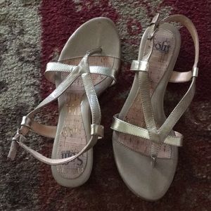 Gorgeous open-toed heeled sandals💛